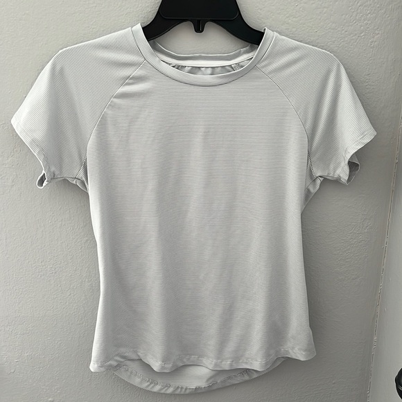 “Danskin-Women’s workout shirt size small” - Picture 1 of 7